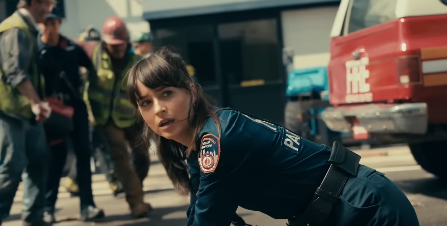 Não voa e não usa capa: o poder de Madame Teia convenceu Dakota Johnson