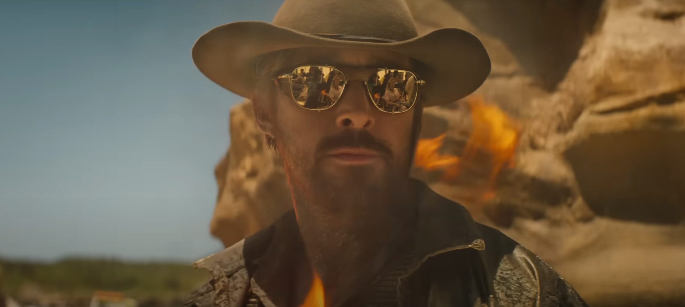 Ryan Gosling encara muita ação para salvar o próprio filme em O Dublê