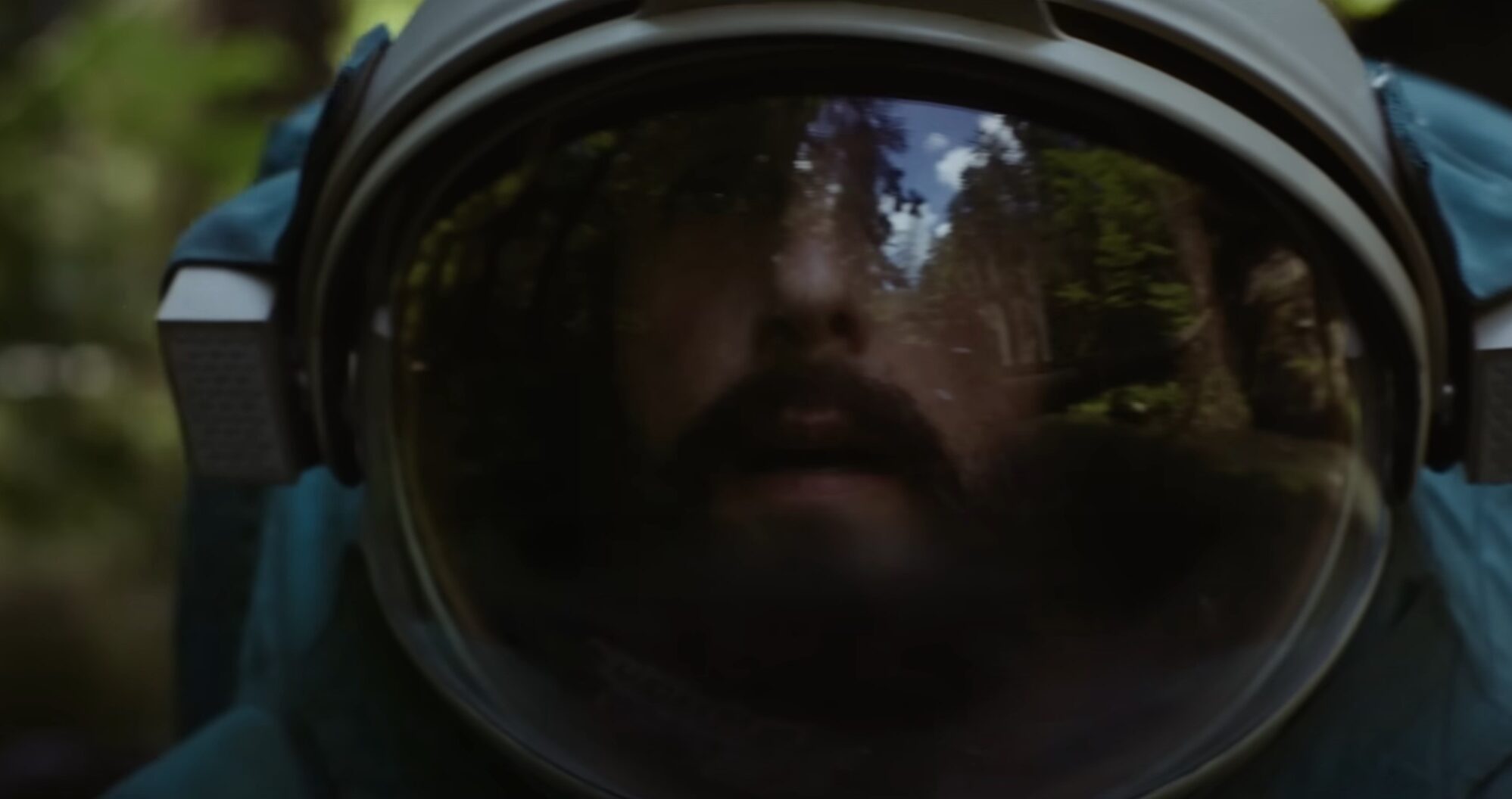 O Astronauta: Adam Sandler volta do espaço em teaser misterioso