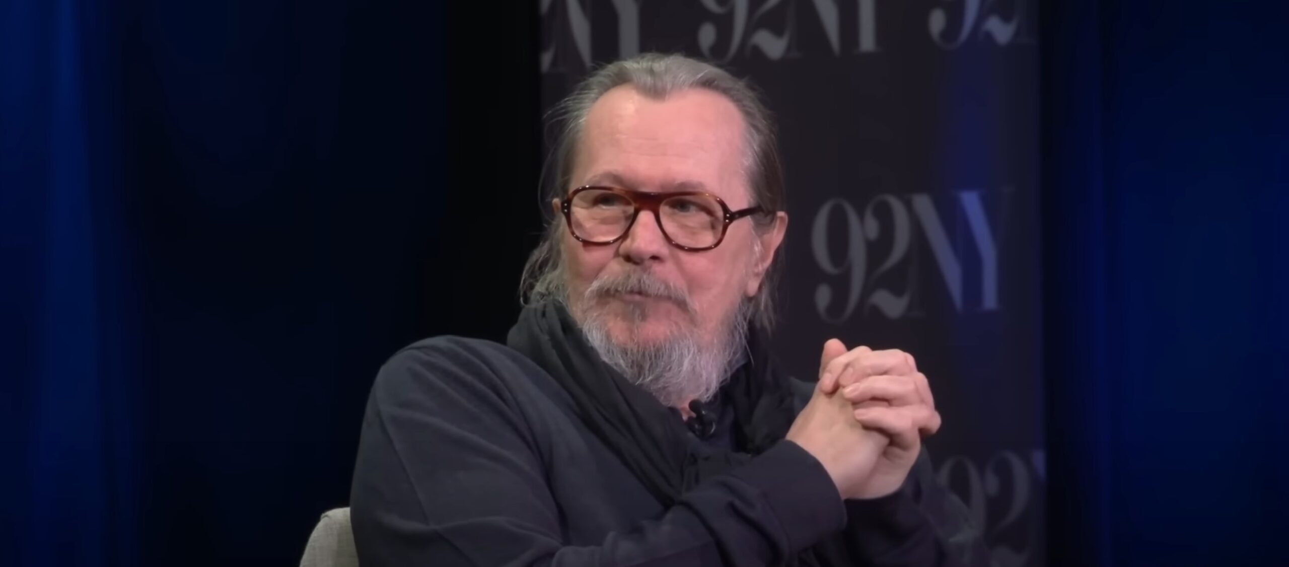 Gary Oldman considera seu trabalho em Harry Potter "medíocre"