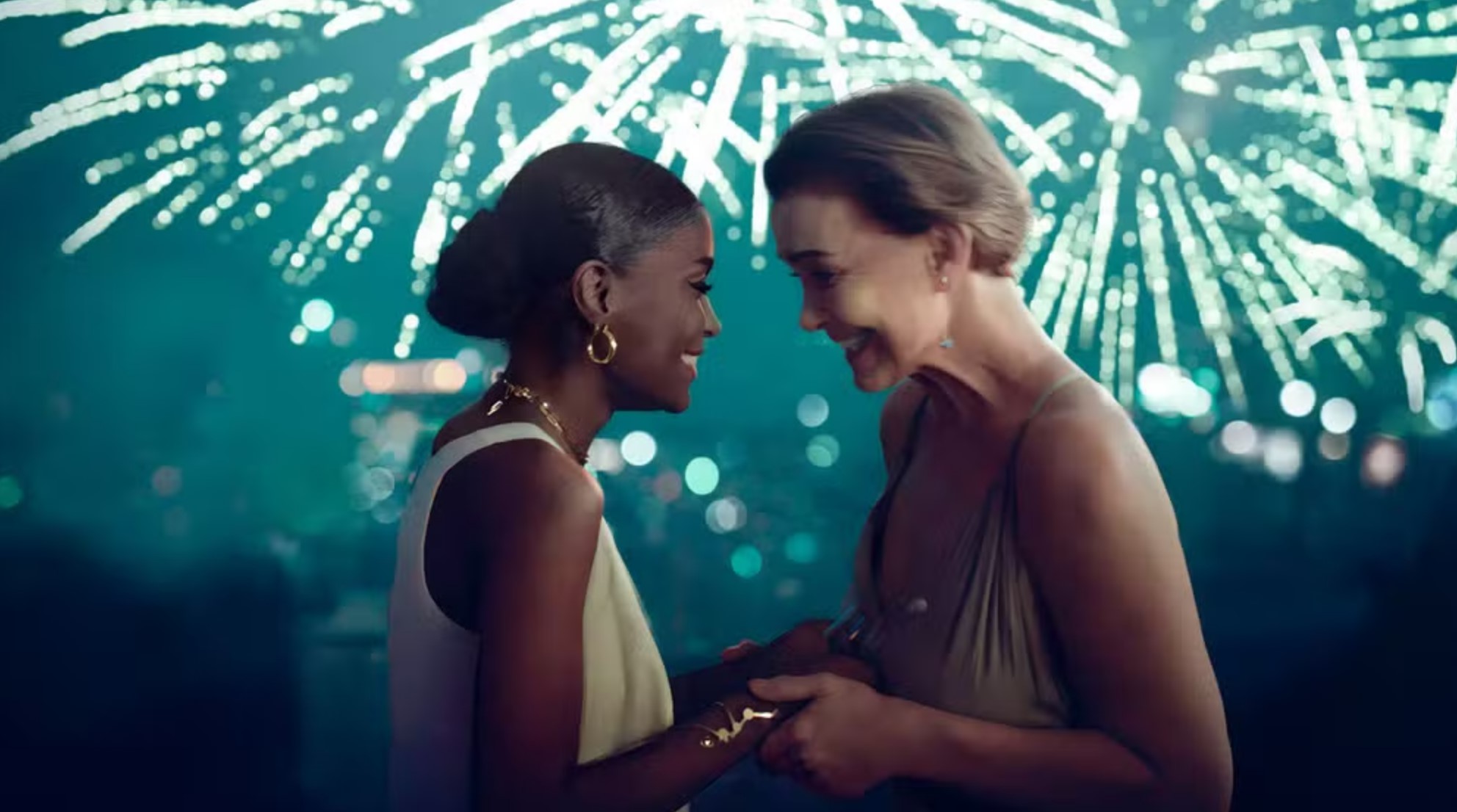 Julia Lemmertz e Jeniffer Dias estrelam 'No Ano que Vem', série de Maria Flor que estreia hoje