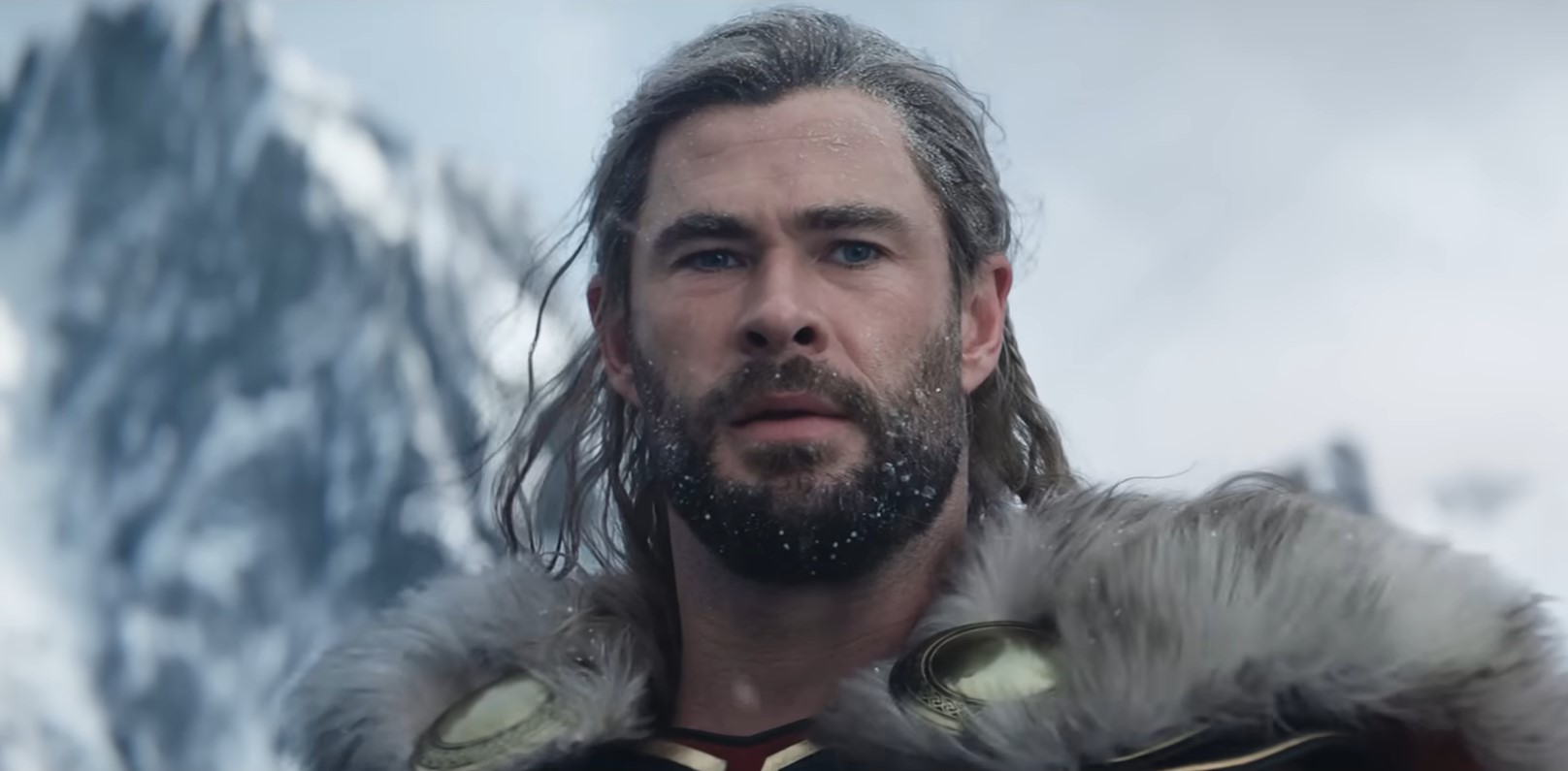 "Me tornei uma paródia de mim mesmo": Chris Hemsworth se sente culpado pelo fracasso de Thor: Amor e Trovão