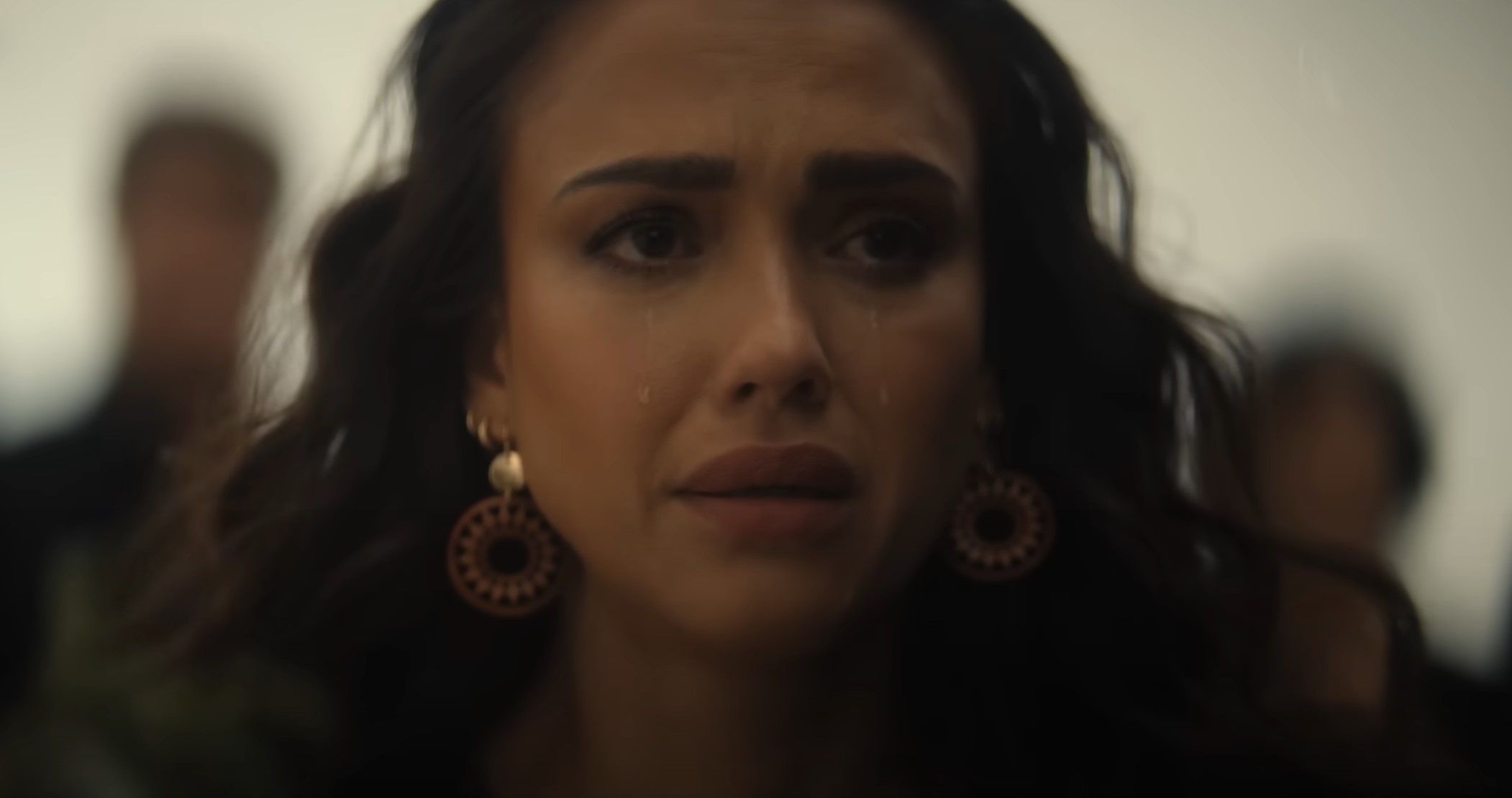 'Alerta de Risco': Jessica Alba quer vingança em filme de ação da Netflix; trailer divulgado