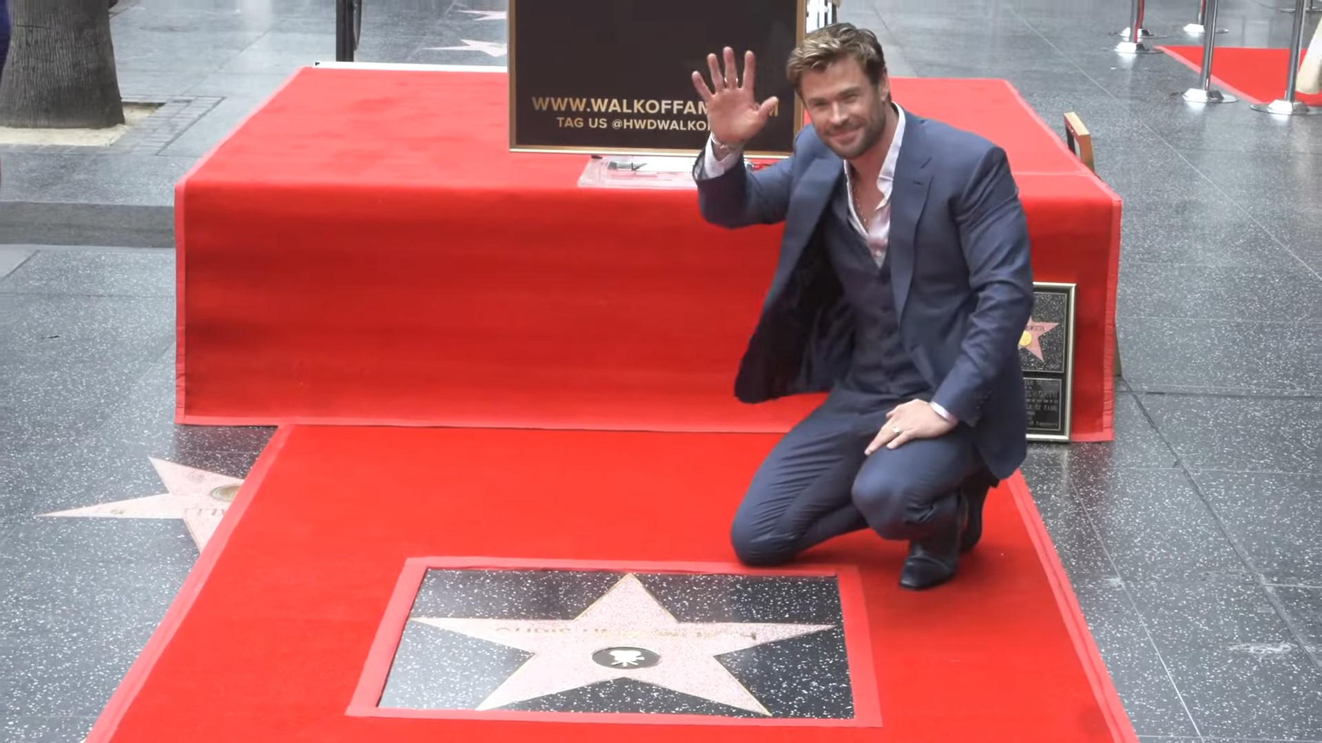 "Charme australiano contagiante": Chris Hemsworth, o Thor, agora tem uma estrela na Calçada da Fama