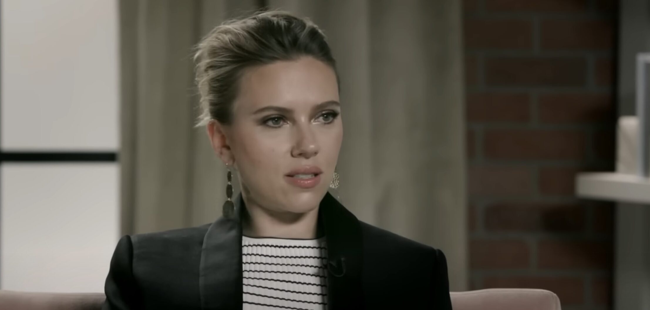 Scarlett Johansson ameaça gigante de I.A. por imitar sua voz sem autorização