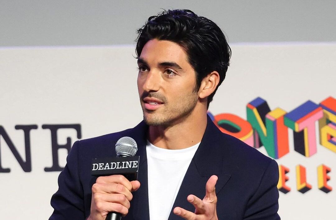 "É incrível que seja universal para todos assistirem": Taylor Zakhar Perez exalta 'Vermelho, Branco e Sangue Azul'