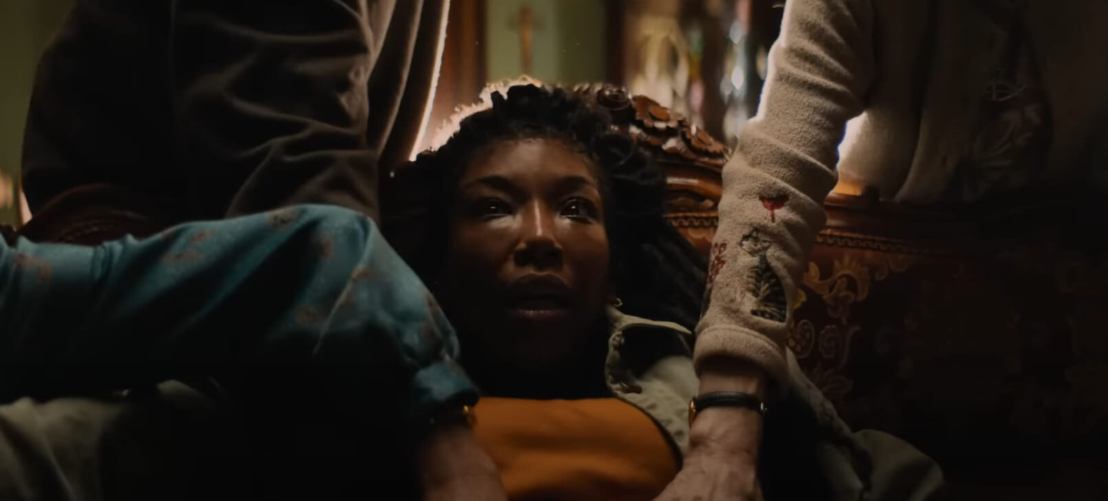 'The Front Room': Terror da A24 tem sogra sinistra e marca a estreia de Max e Sam Eggers na direção