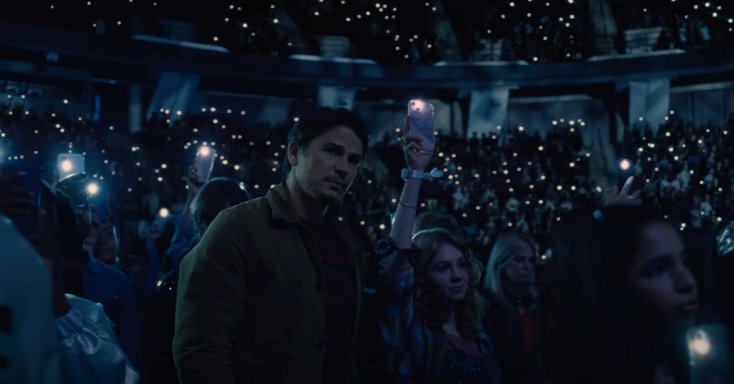 "O Silêncio dos Inocentes em um show da Taylor Swift", como Shyamalan descreveu seu novo filme