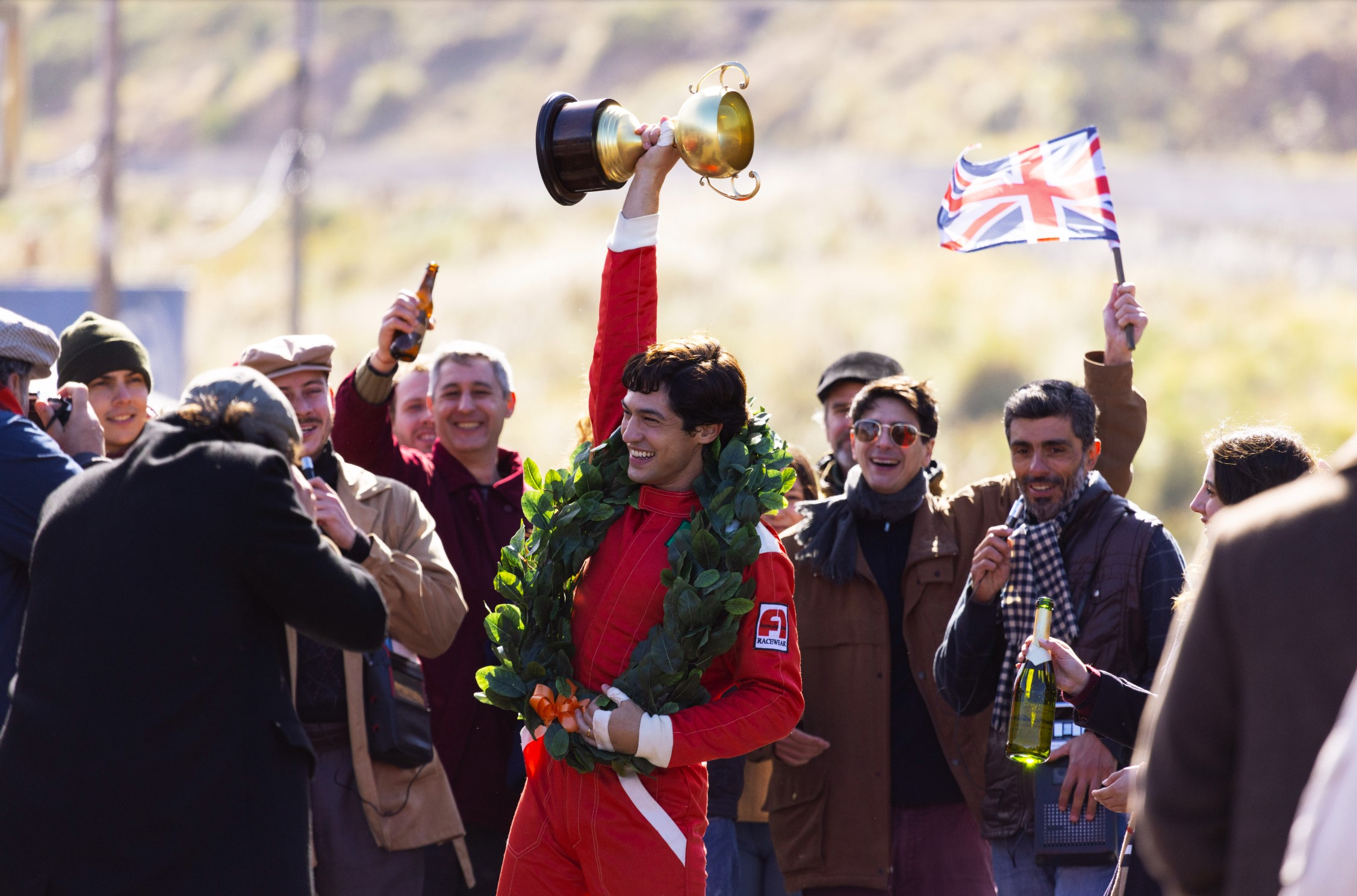 Netflix divulga trailer de 'Senna', série com Gabriel Leone como Ayrton Senna